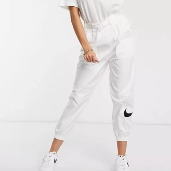 Nwt Nike Swoosh Belted High Rise Pants size L - Picture 1 of 6